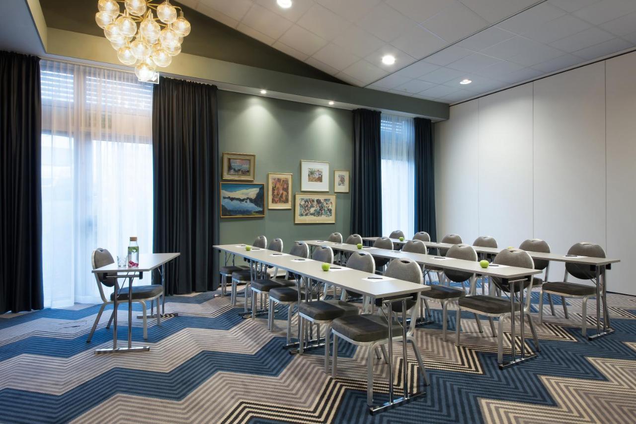 Radisson Blu Park Hotel, Oslo Fornebu Buitenkant foto